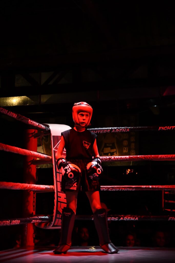 kickboxing-boxing-champions-fighters-678u5lNp.jpg