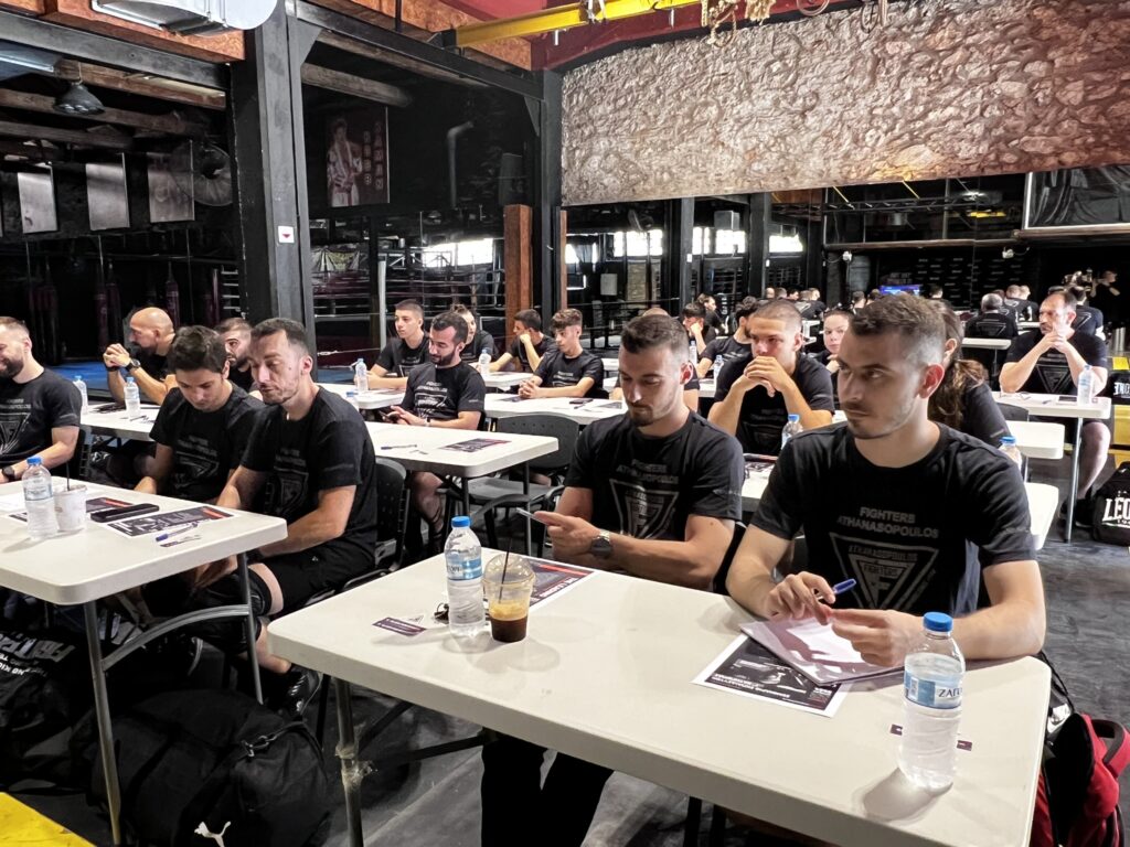 instructors-seminar-kickboxing-learning-ySAVbNh1.jpg