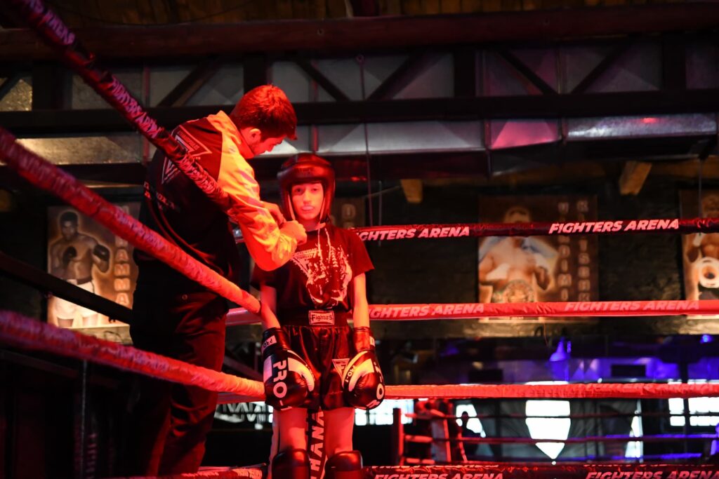 champions-night-72-event-kickboxing-1fKmPQU0.jpg