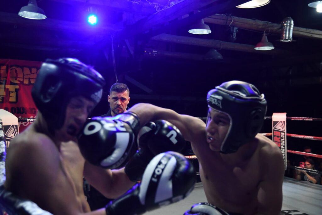 champions-night-72-event-kickboxing-k4E0kB0T.jpg