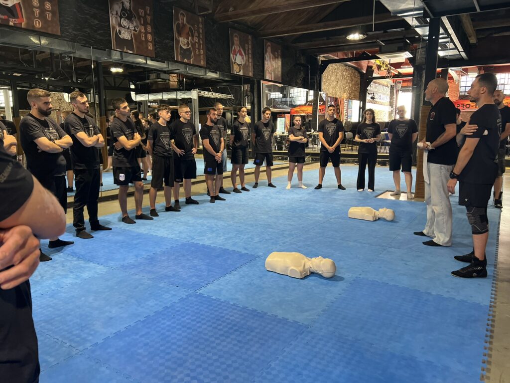 instructors-seminar-kickboxing-learning-5nv1tUuj.jpg