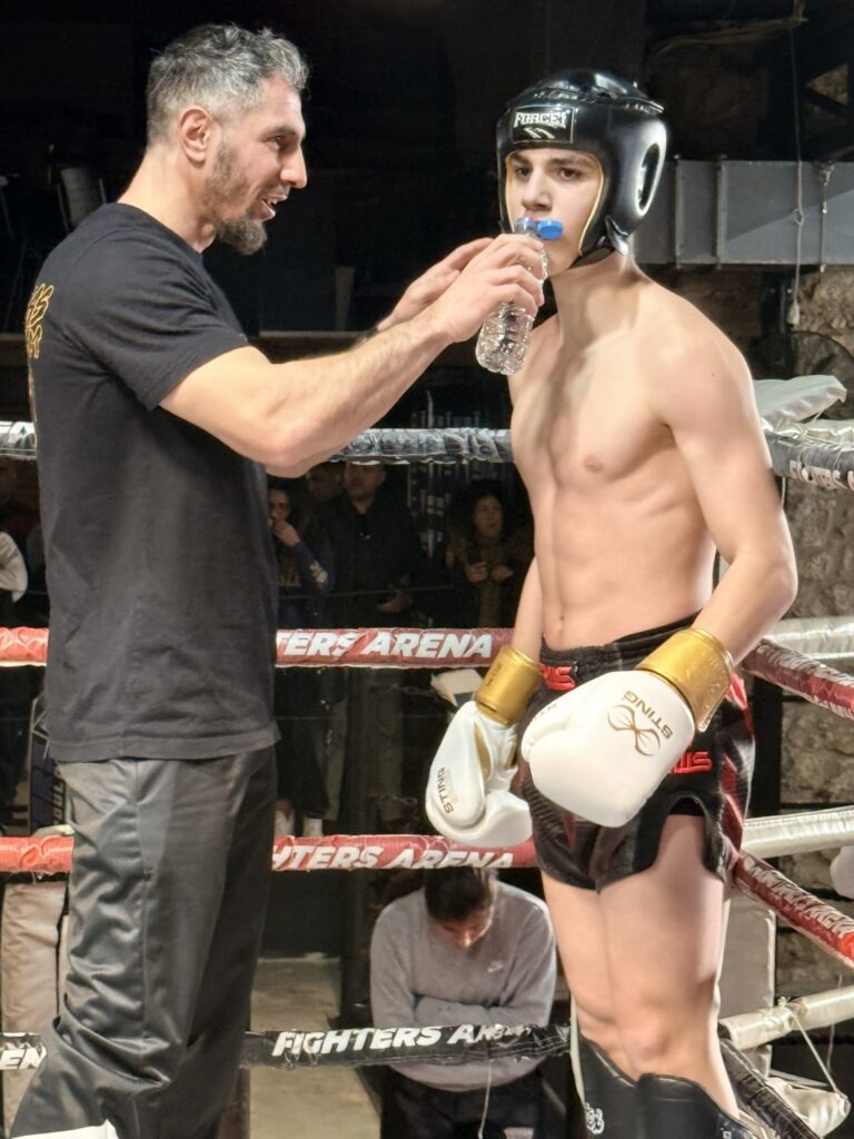 kickboxing-boxing-training-pro-one-hhEwHkX1.jpg