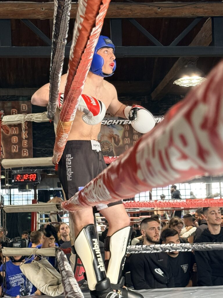 kickboxing-boxing-training-pro-one-X1DlpVJZ.jpg