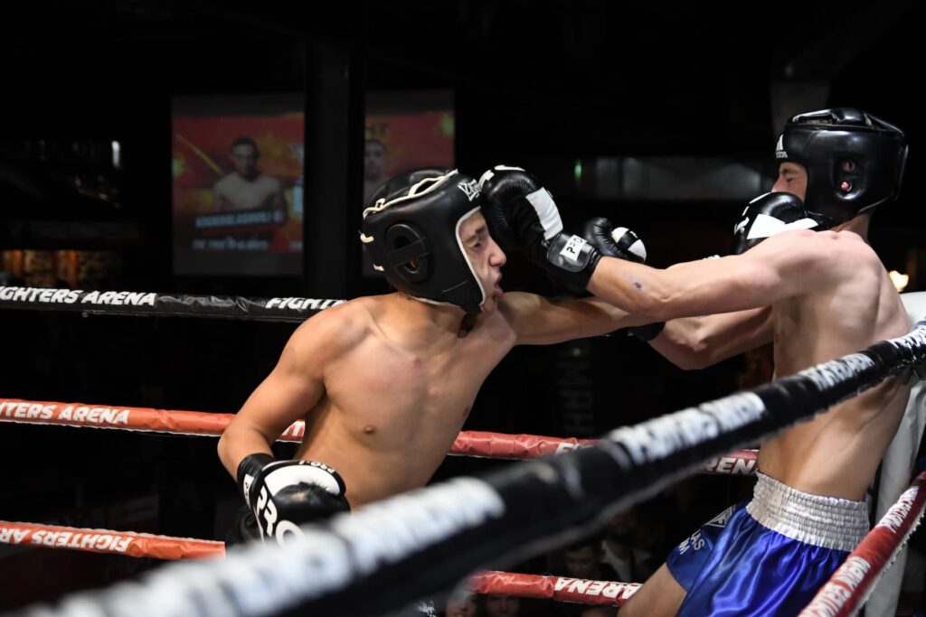 champions-night-72-event-kickboxing-0kN8XAyZ.jpg