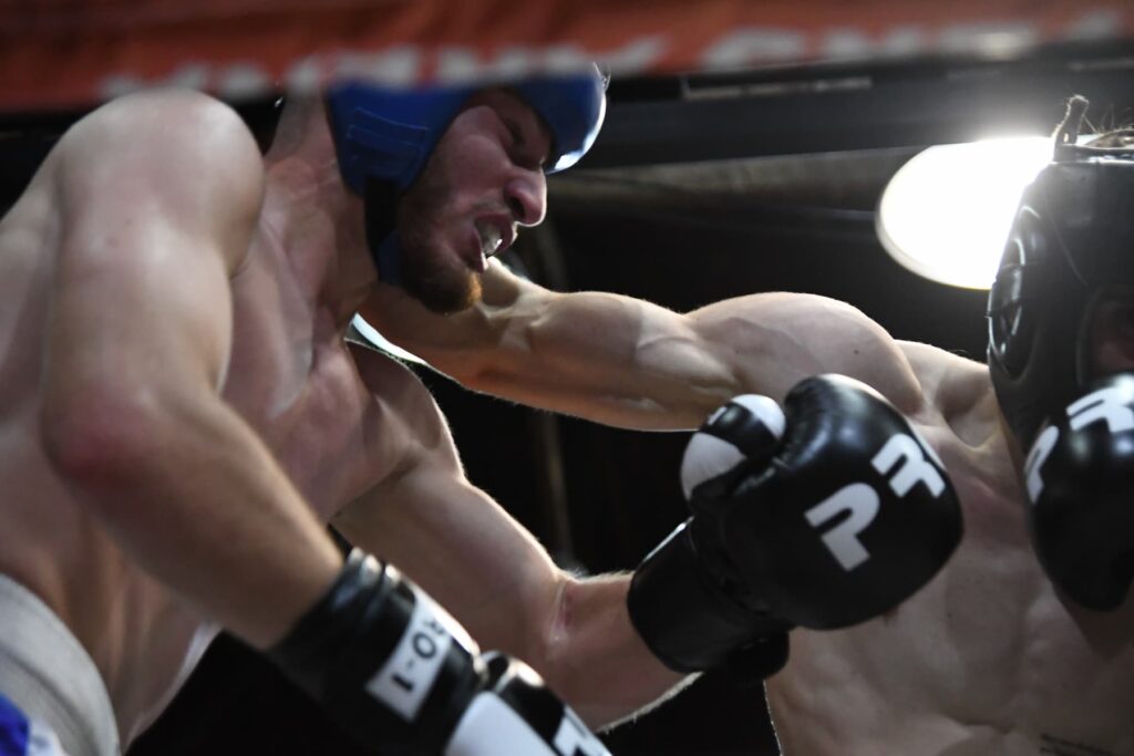 champions-night-72-event-kickboxing-KJ9T27ui.jpg