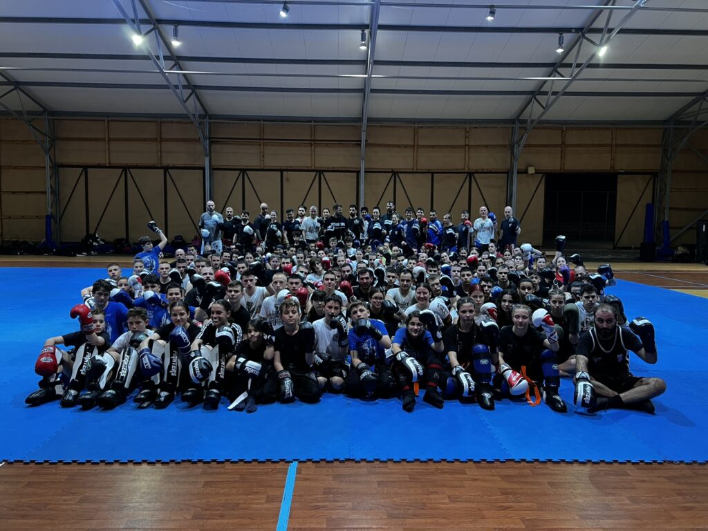 kickboxing-training-camp-experience-TXdD3iAT.jpg