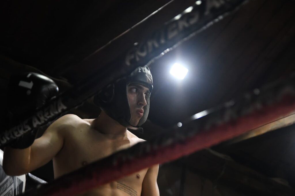 champions-night-72-event-kickboxing-C9CwQaWZ.jpg