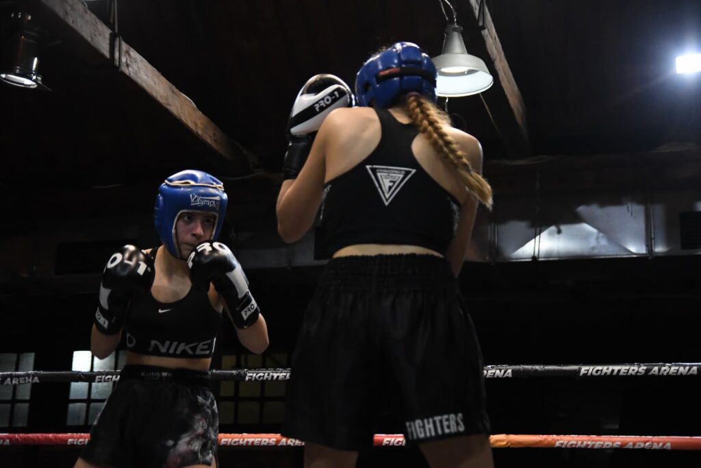 kickboxing-boxing-champions-fighters-2jpD4aX3.jpg