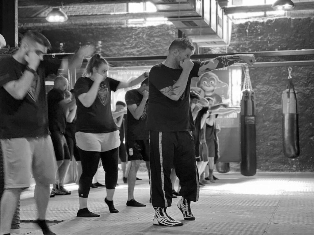 instructors-seminar-kickboxing-learning-ycq5lRCS.jpg