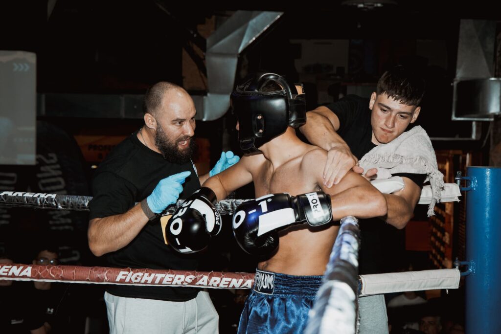 kickboxing-boxing-champions-night-78-Uw89xijb.jpg