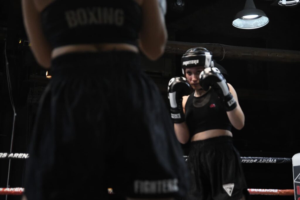 champions-night-72-event-kickboxing-BHtoUwqn.jpg