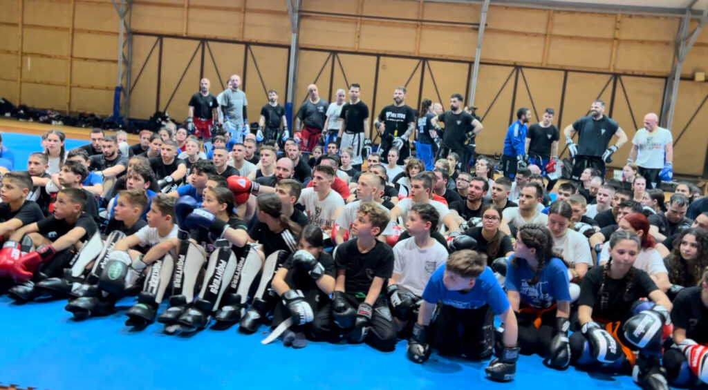 kickboxing-training-camp-experience-XJwGEC0H.jpg